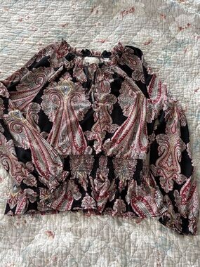 MELLODAY Black Paisley Smocked Waist Blouse with Red & Cream Accents